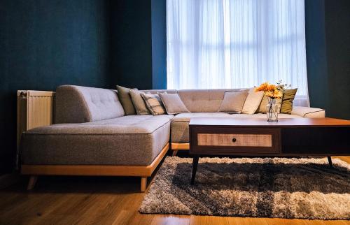 Luxe Retreat - Steps from Stadium - Pool Table, Ping Pong, Football Table photo 16