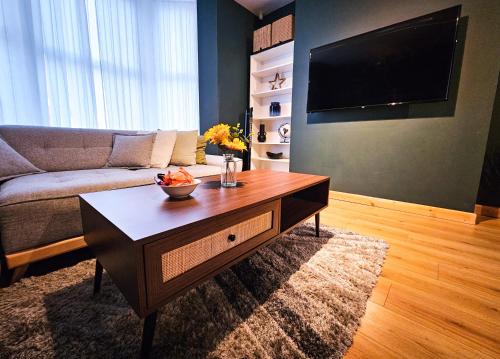 Luxe Retreat - Steps from Stadium - Pool Table, Ping Pong, Football Table photo 13
