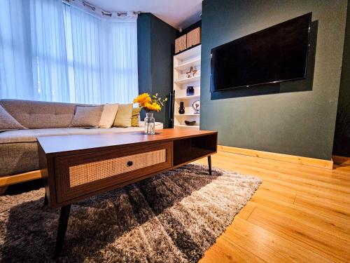 Luxe Retreat - Steps from Stadium - Pool Table, Ping Pong, Football Table photo 29