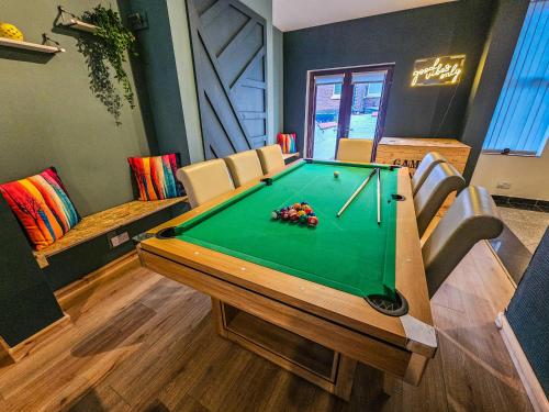 Luxe Retreat - Steps from Stadium - Pool Table, Ping Pong, Football Table photo 34