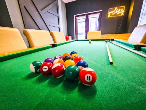 Luxe Retreat - Steps from Stadium - Pool Table, Ping Pong, Football Table photo 36