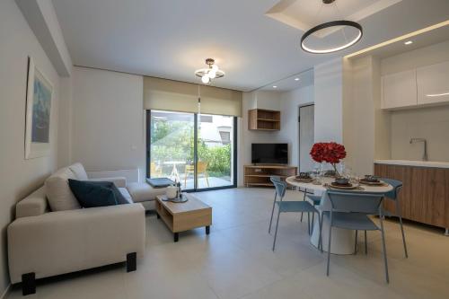Mouratti New Luxury Garden Apartment