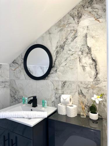 Cumberland Street Apartments by Happy Days photo 154