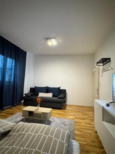 Großes Stadt Zimmer