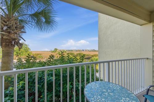 Coastal 2BR Condo w Ocean Views & Pool photo 10