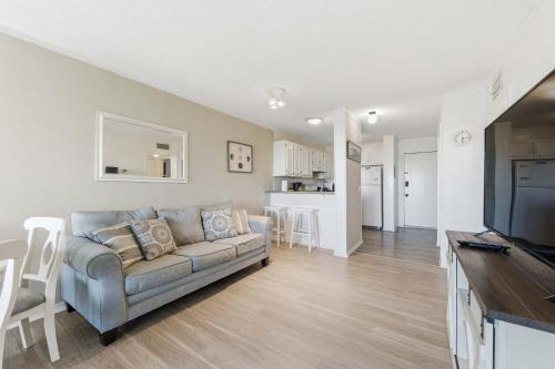 Coastal 2BR Condo w Ocean Views & Pool photo 17