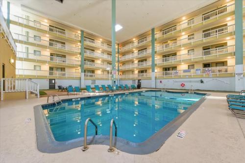 Coastal 2BR Condo w Ocean Views & Pool photo 32