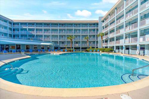 Coastal 2BR Condo w Ocean Views & Pool photo 34