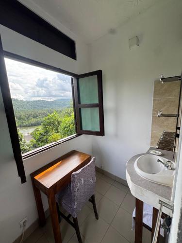 En generel udsigt til bjerge eller udsigt til bjerge taget fra pensionatet