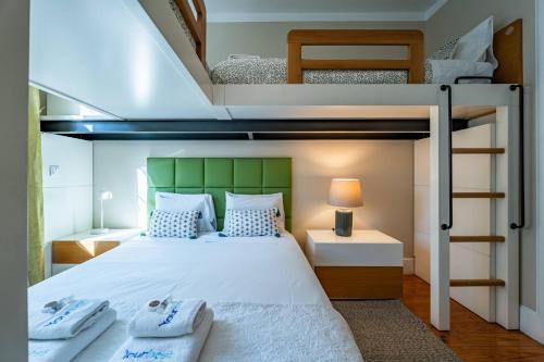 Large and Charming Apartment Downtown