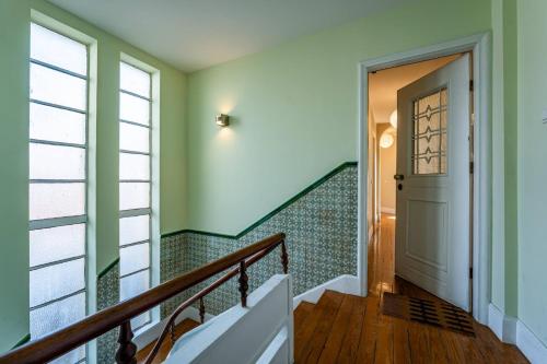 Large and Charming Apartment Downtown