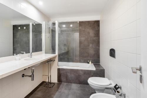 WHome Contemporary Comfort in Historic Lisbon