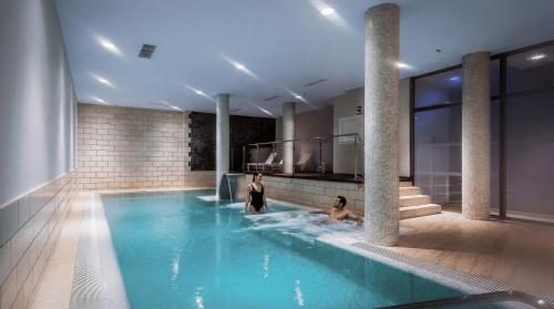 VACATION MARBELLA I Villa Finesse, Luxury Villa, Golden Mile, Swimming-pools, Sauna, Spa, Gym, Gated Community, Minutes from Golfs and Beaches