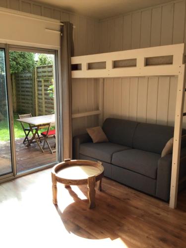 Studio avec jardin en bord de mer
