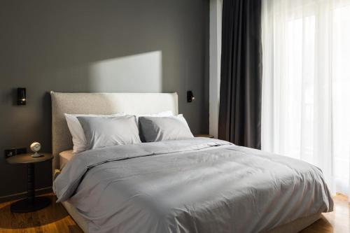 Stylish Boutique Apartment White Tower View
