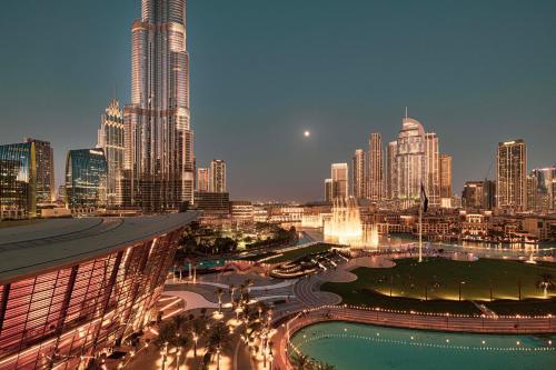 INCREDIBLE BURJ KHALIFA & DUBAI FOUNTAIN Views - 2 BR Luxury Apartment - Sanctuary Stays