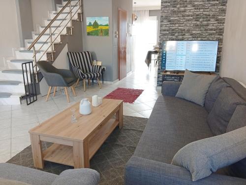 COZY MAISONETTE FILOXENIA SERREs