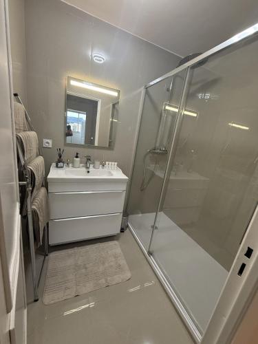 Deux pièces moderne avec balcon & Vue dégagée