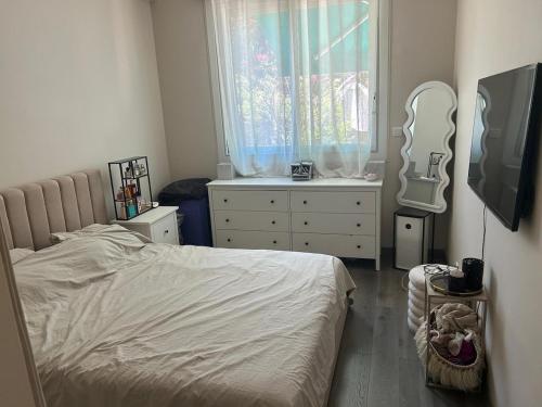 Elegant apartment in Nice with a private garden