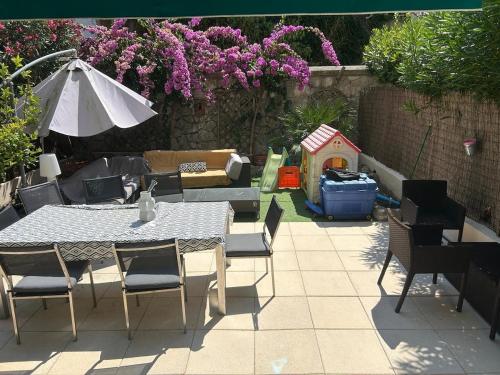 Elegant apartment in Nice with a private garden