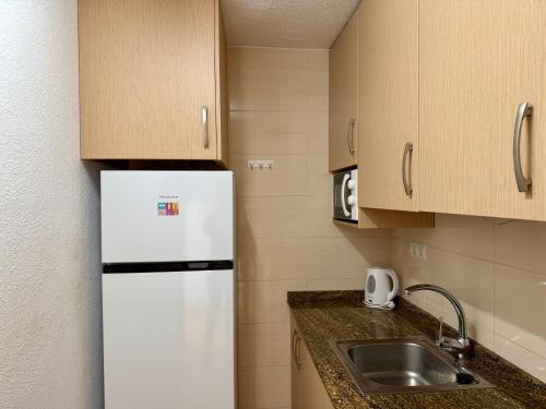 Seafront Apartment with Private Free Parking