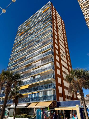 Seafront Apartment with Private Free Parking