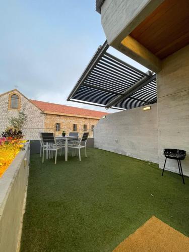 1BR Apt with Terrace in Heart of Broumana