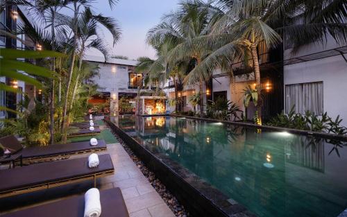 Kolam renang di atau dekat dengan Central Corner d'Angkor