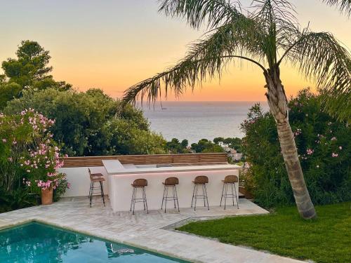 Mas des îles d'Or - Vue mer unique, Piscine chauffée, Jacuzzi, Tennis