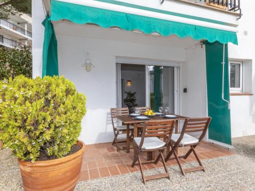 Apartamento Romántico en Tamariu, Terraza Privada, Playa a 150m, Wi-Fi Incluido - HISP-233-581