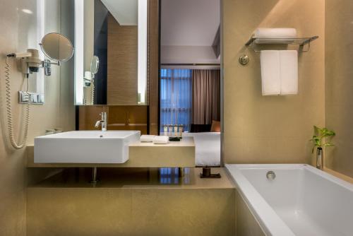 Bilik mandi di Pullman Bangkok King Power