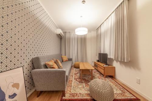 Eldor Nishikoujiya Apartment by Tranova