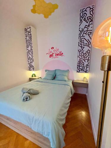 Studio pop art lumineux - Centre-ville - Proche plage