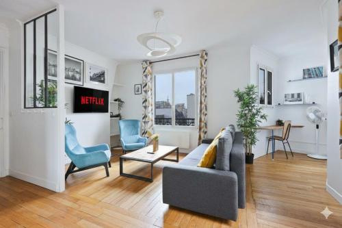 Le Marais 1 Bedroom Apartment NetFlix