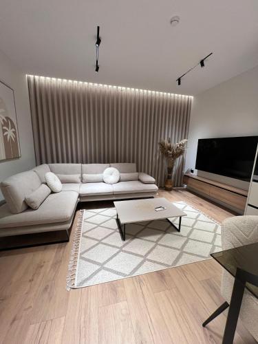 Manga Apartments - Apartment 102