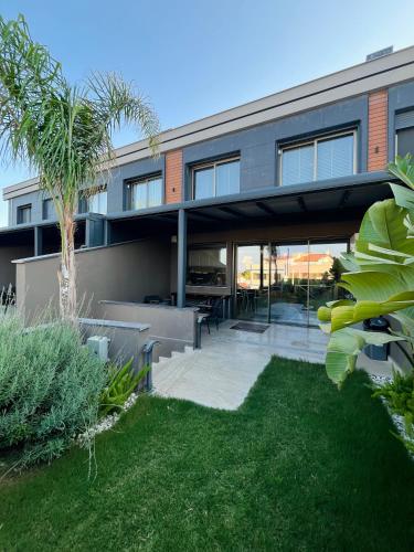 Sea view villa in Urla Iskele