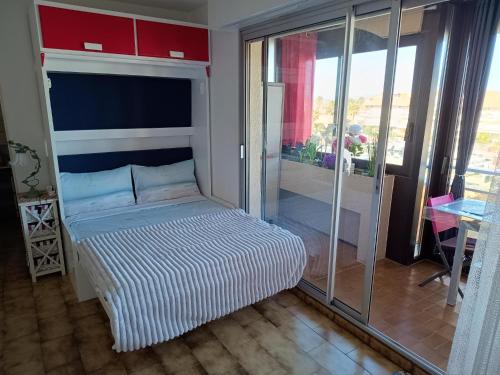 Studio confortable vue sur le port, avec balcon et parking
