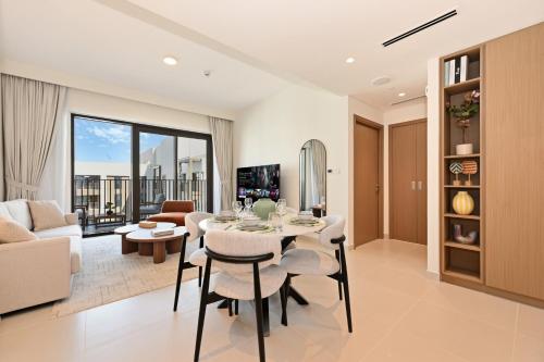 Luxury 1BR Beach Access Creek Beach