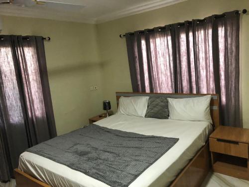 תמונה מהגלריה של Ant and Bex Lodging בMadina