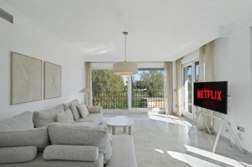 Banus Grand Luxury Apartment