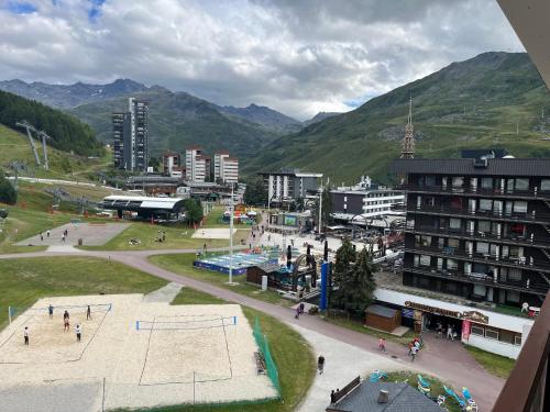 Aux pieds des pistes