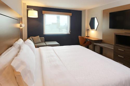 Holiday Inn Express Veracruz Boca del Rio by IHG — Photo of the whole room