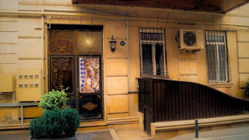 AR Hostel