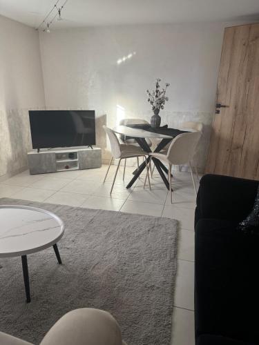 Lila's Home - Appartement dans maison avec extérieur