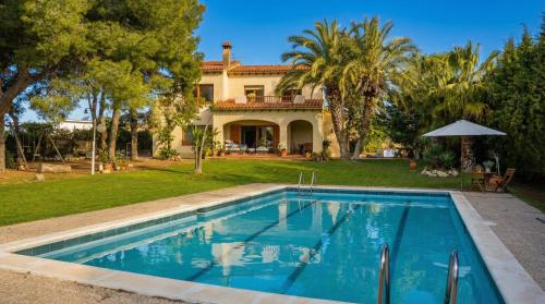 Villa Sitges Colibri at 10 min Walk Beaches - Center City Amaizing Garden Pool XXL Private Tenis Piste