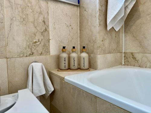 Mediterranean Boutique Apartment - Sea View, Pool & Parking