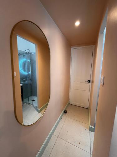 Chambre arty & colorée en plein cœur de Nice