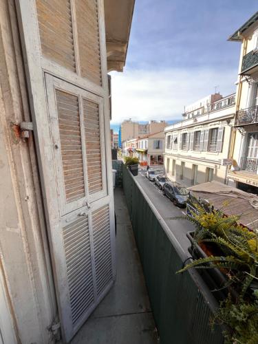 Chambre arty & colorée en plein cœur de Nice