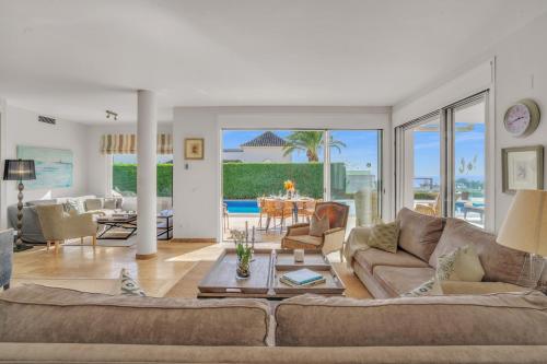 Villa Molly - Elegant Beachside Home by Finest Rentals