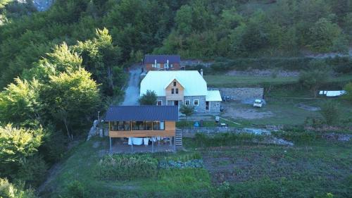 Mountain Vista Guesthouse Shkafi
